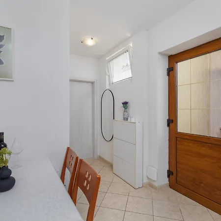 Dejan Apartment *